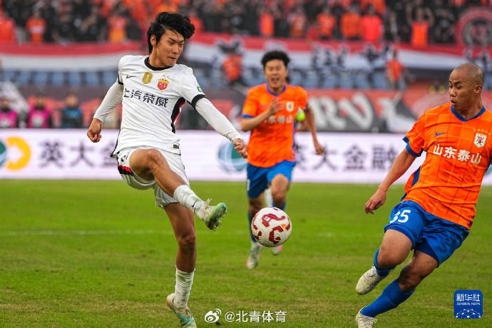 李镇全临阵受重伤，中国男足亚运队补招李新翔、张志雄