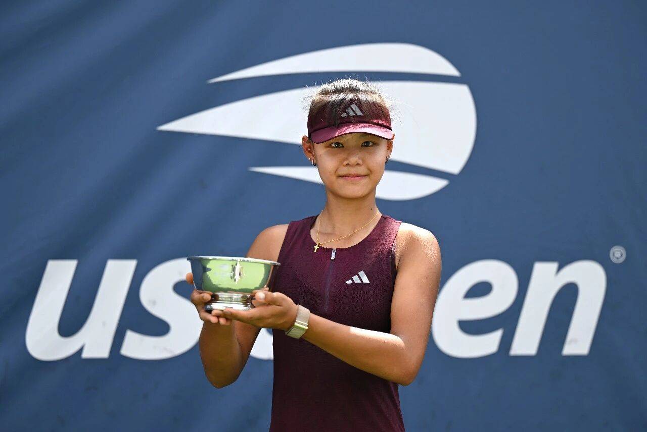 16岁深圳小将美网夺冠,登顶世界排名第一