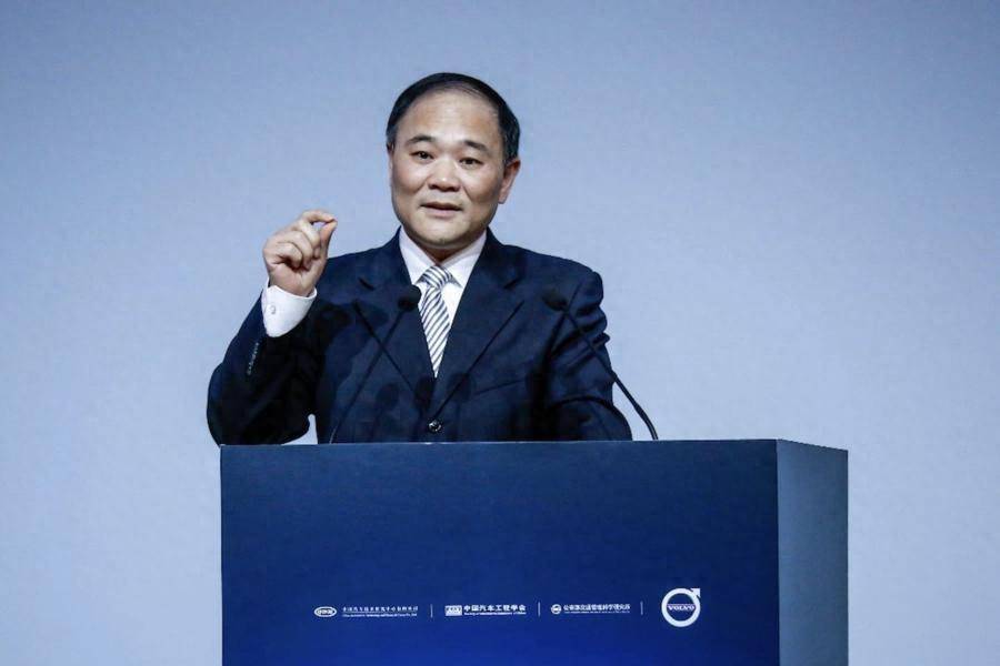 1700亿，李书福又赌对了
