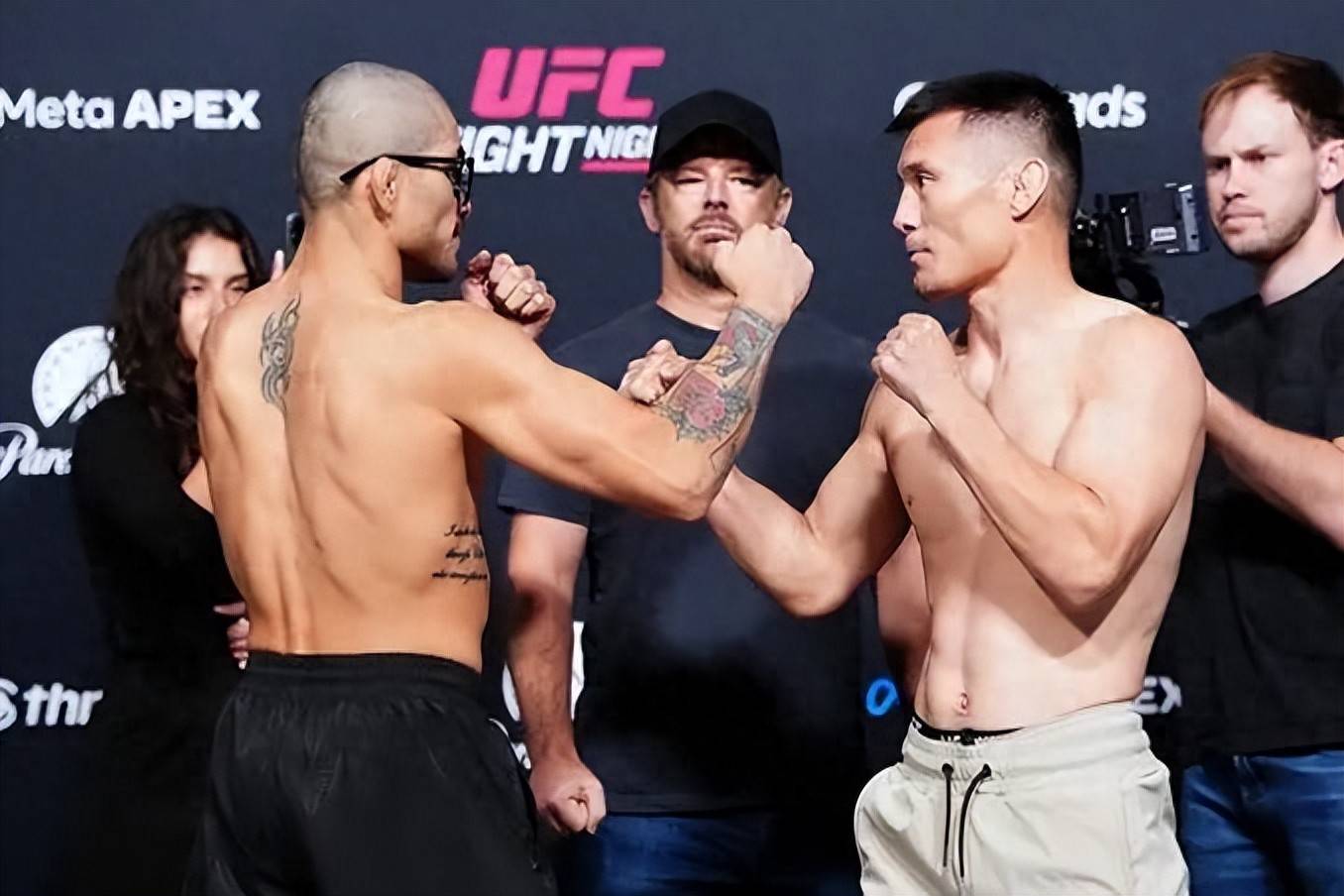 中国“草原骑士”再战UFC，打得太焦灼了！