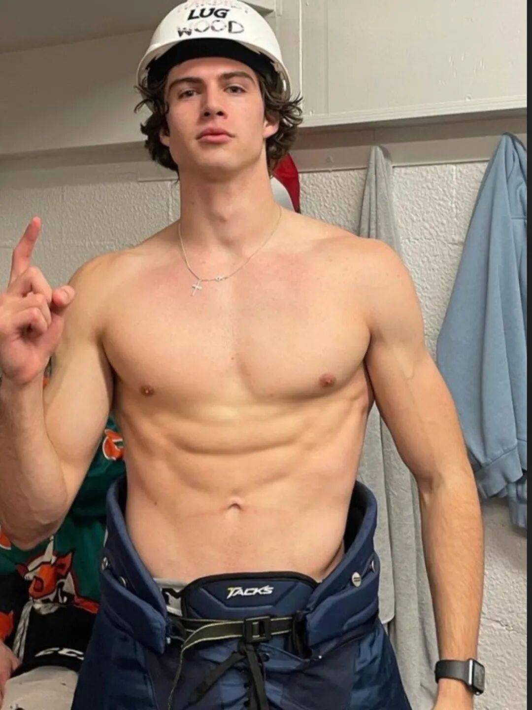冰球运动员Logan Gauthier