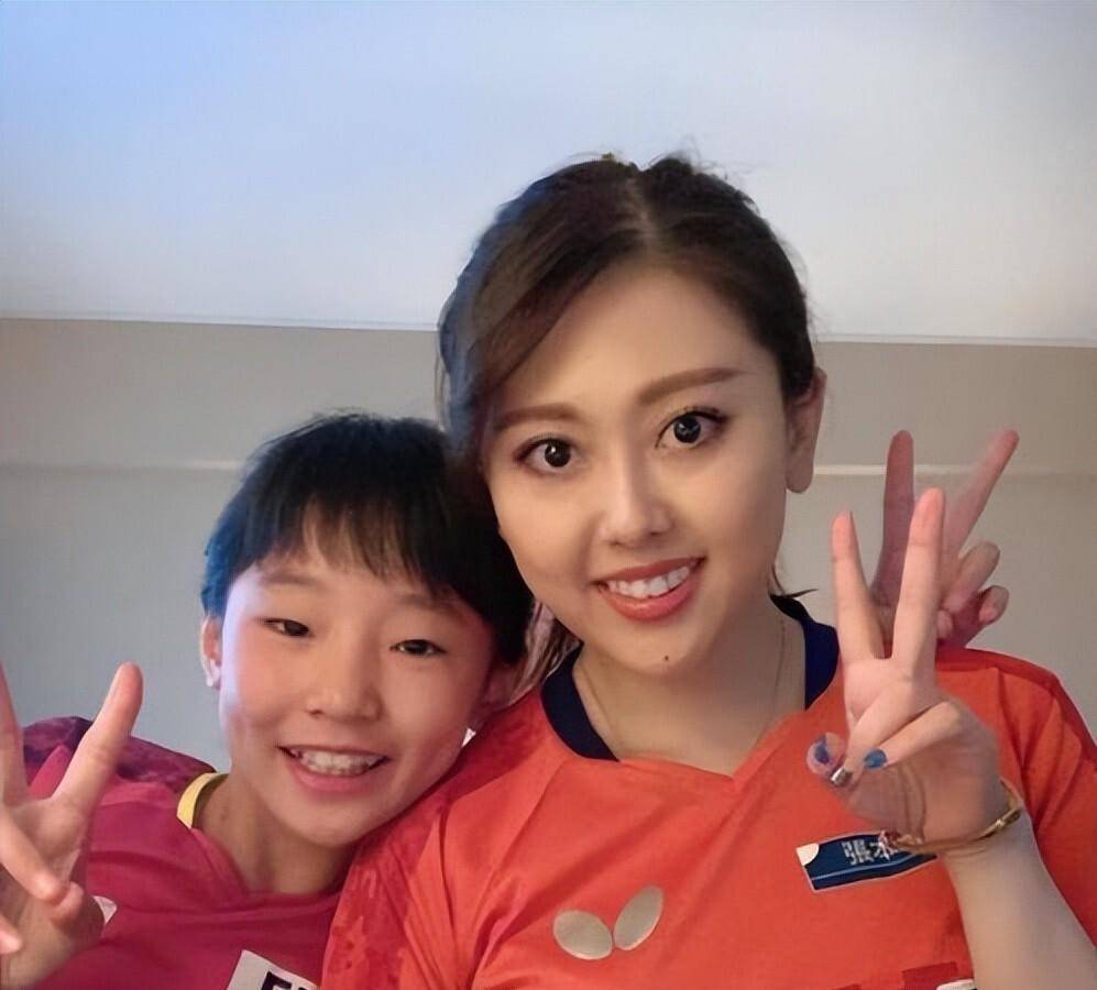藏不住了！松岛辉空的教练原来是她，夫妇二人同为中国乒坛高手，难怪松岛冲上世界第一