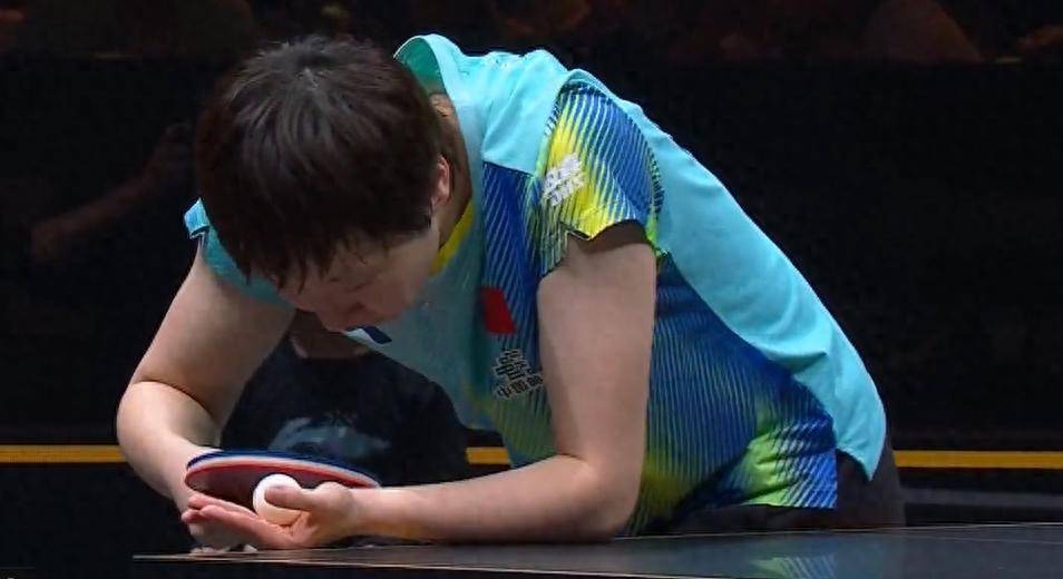 8战全胜！王曼昱4-0零封申裕斌，0-3落后轰11-3，向着冠军冲刺