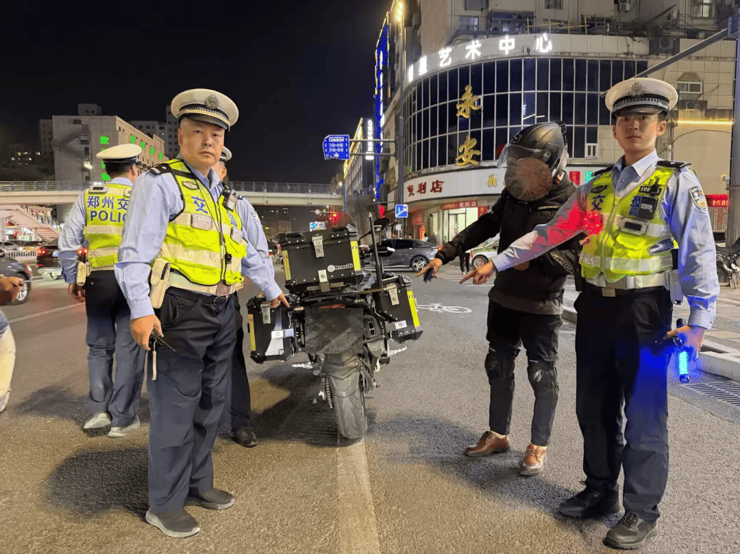 郑州交警严查货车闯高架