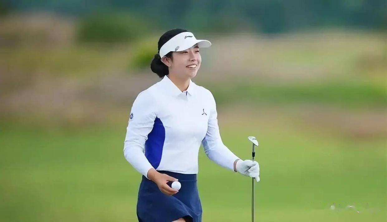 刘国梁16岁女儿登顶高尔夫公开赛，创赛事业余冠军历史记录