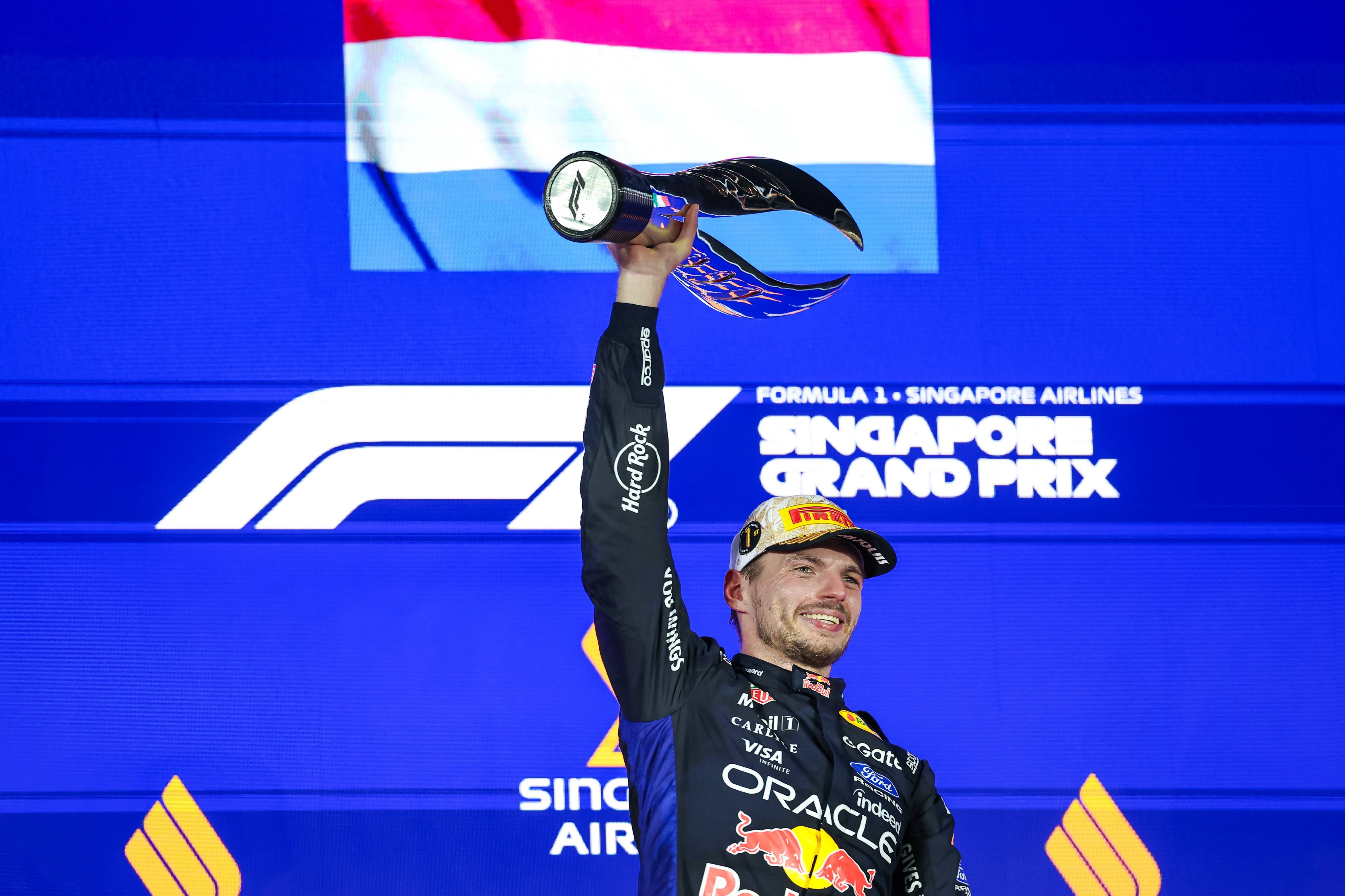 F1新加坡大奖赛：维斯塔潘夺冠