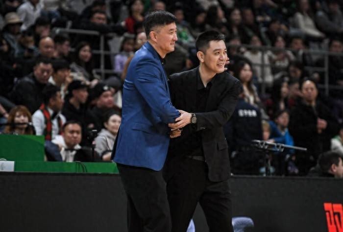 深圳和上海的比赛为什么打得很乱？杜锋点评很专业，也十分到位