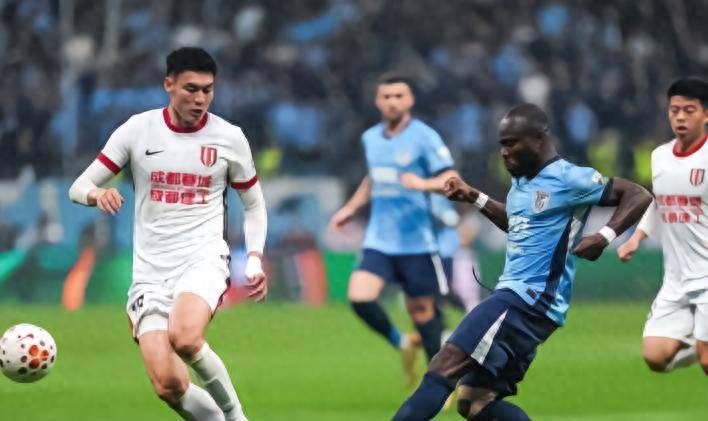 从0-2到2-0！蓉城夺冠问题不大，大连追的不是成都而是自己！
