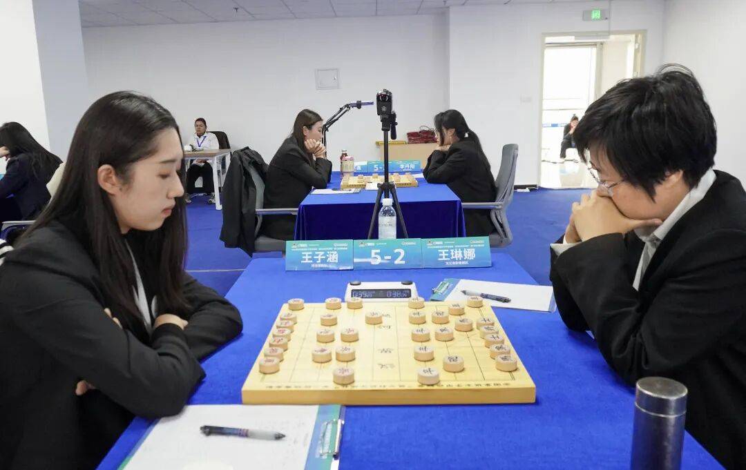 精彩绝伦:弈赴千里山河 守住象甲席位 龙江体彩象棋队本赛季圆满收官(图2) 精彩绝伦:弈赴千里山河 守住象甲席位 龙江体彩象棋队本赛季圆满收官(图2)