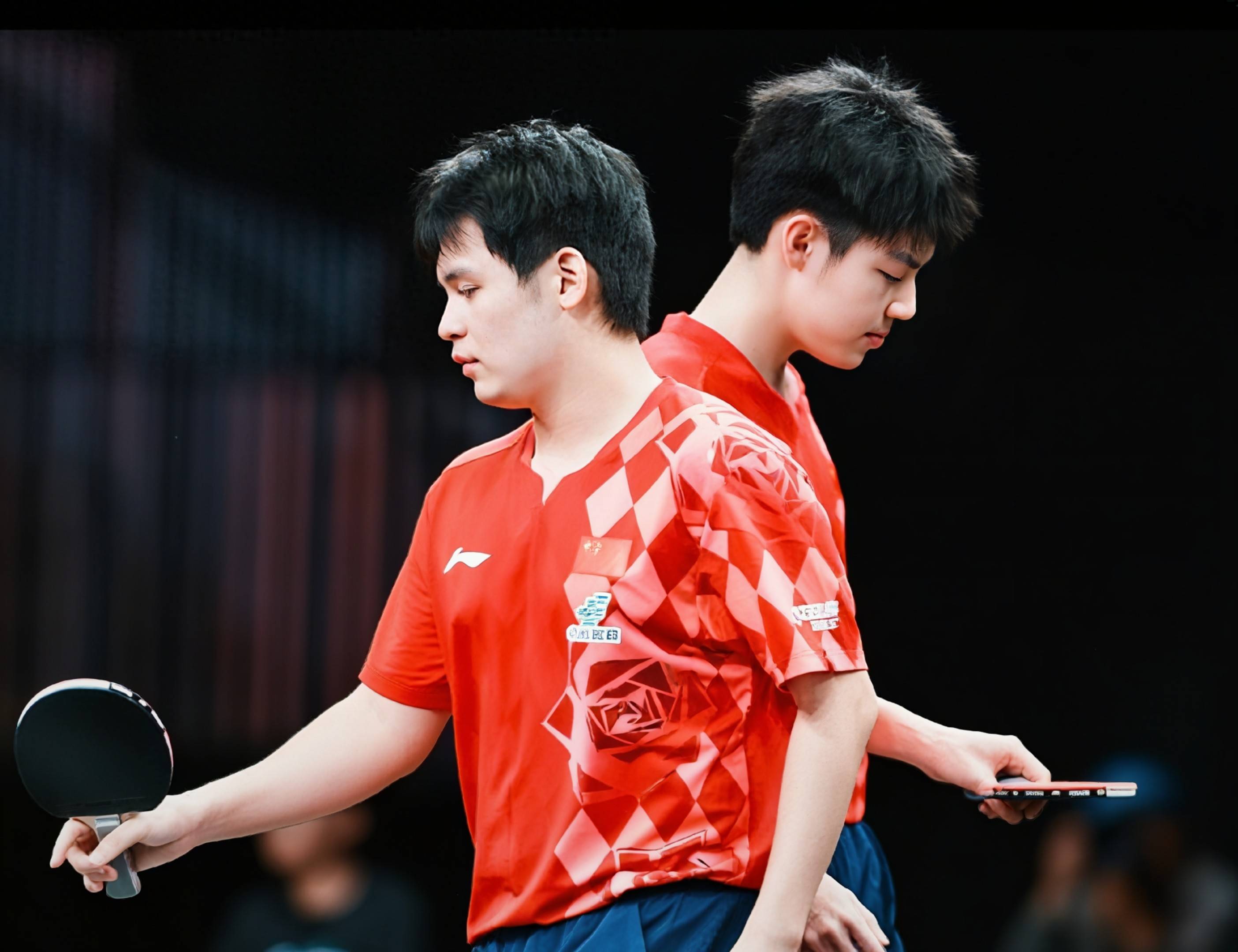 乒乓球亚锦赛：国乒会师男双决赛，包揽冠亚！林诗栋再冲双冠王！
